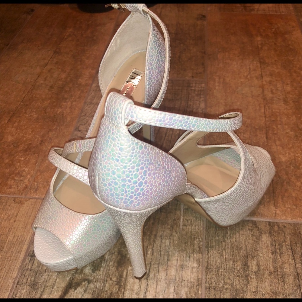Inc Heels - Picture 2 of 4